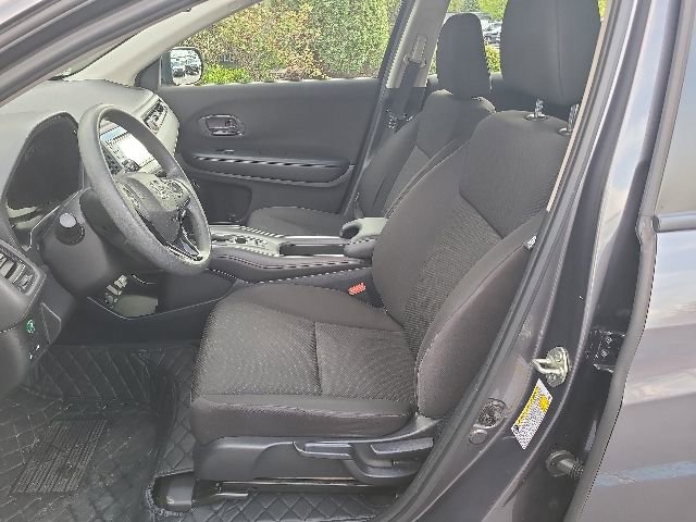 Used 2017 Honda HR-V LX image 4