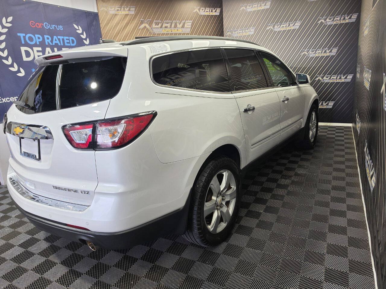Used 2016 Chevrolet Traverse LTZ FWD image 10