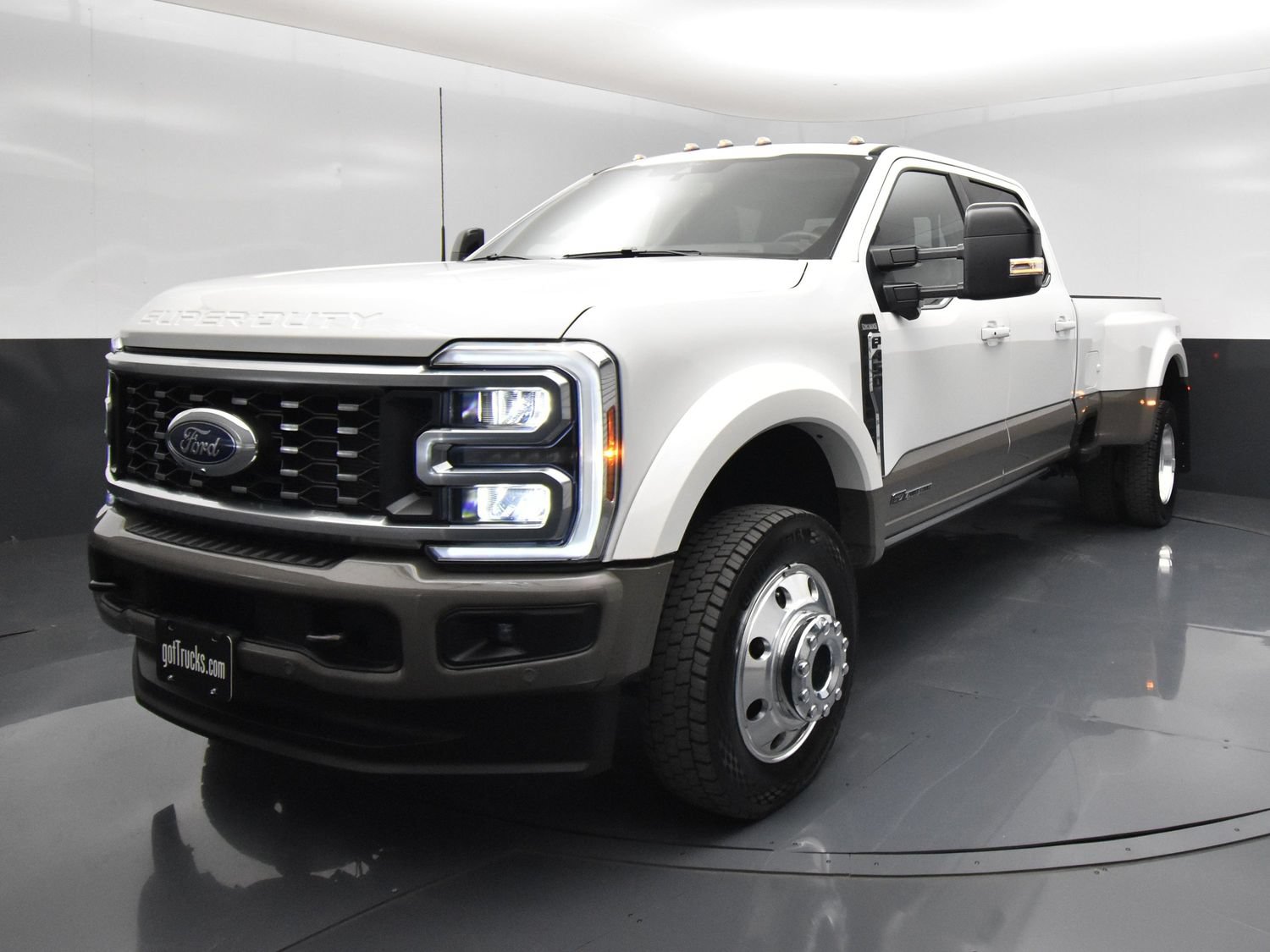 Used 2026 Ford F450 King Ranch w/ FX4 Off-Road Package AWD/4WD image 2