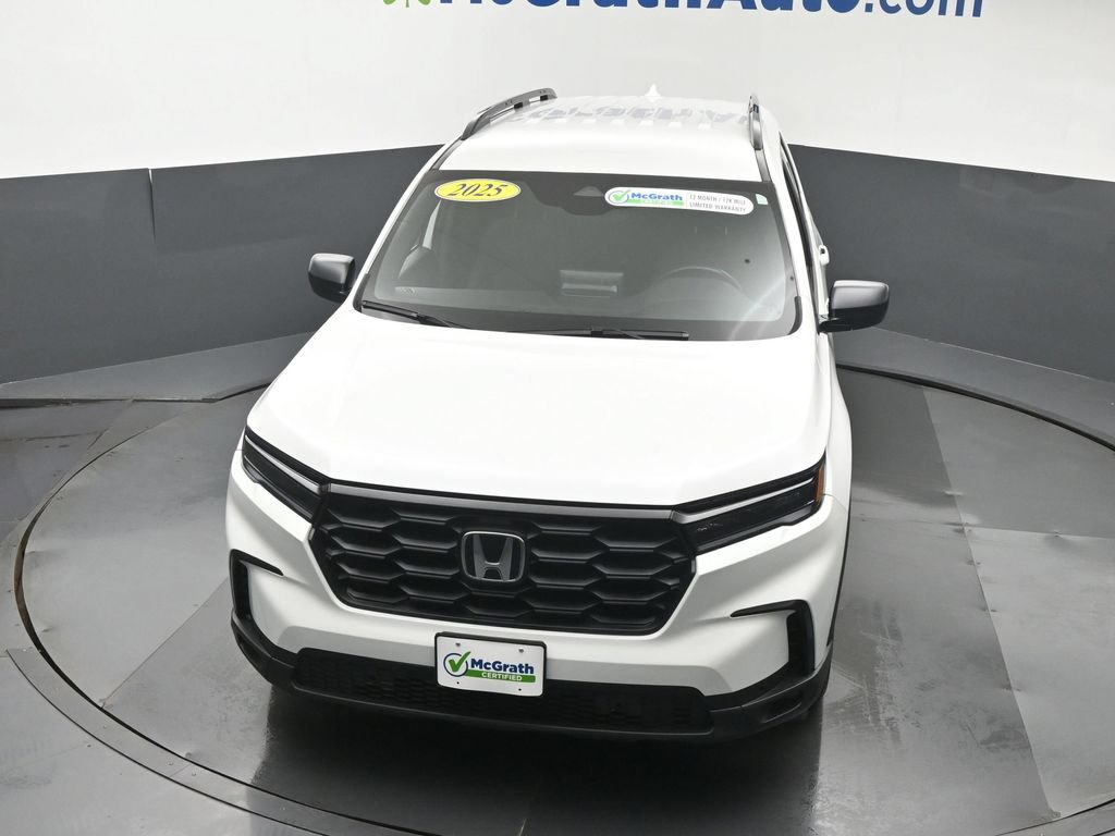 Used 2025 Honda Pilot Sport image 27