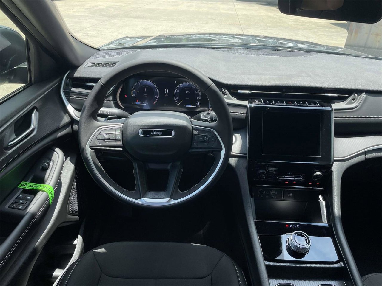 New 2025 Jeep Grand Cherokee L Laredo image 11