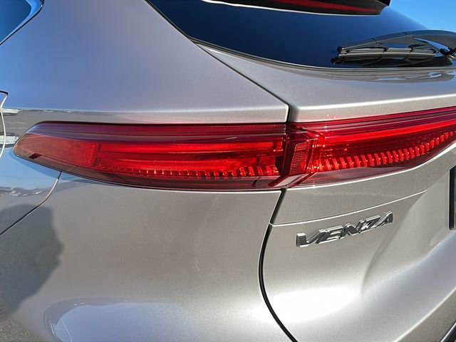 Used 2024 Toyota Venza Limited AWD/4WD image 11