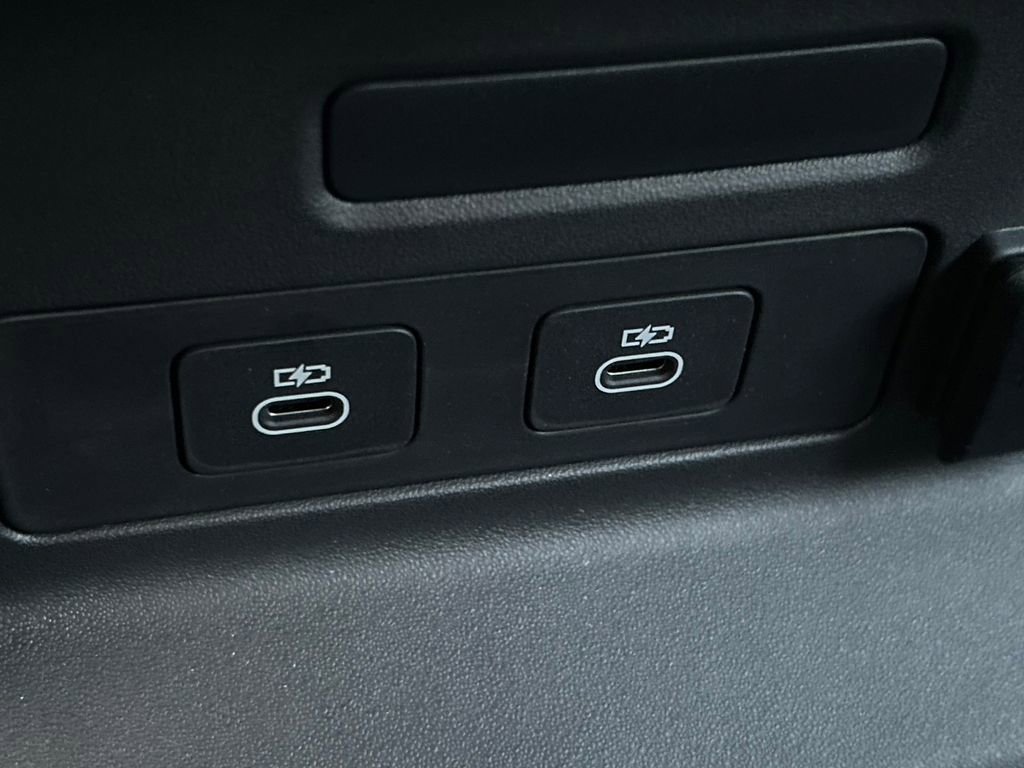 Used 2026 Land Rover Range Rover Velar S image 22