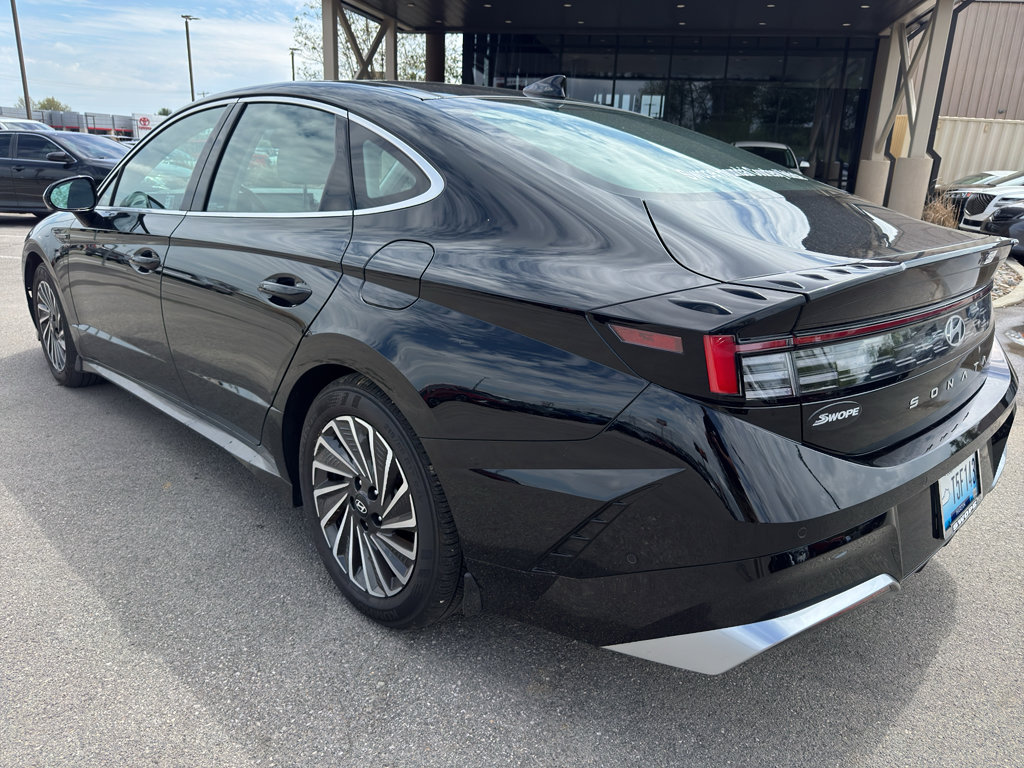 Used 2025 Hyundai Sonata Limited image 7