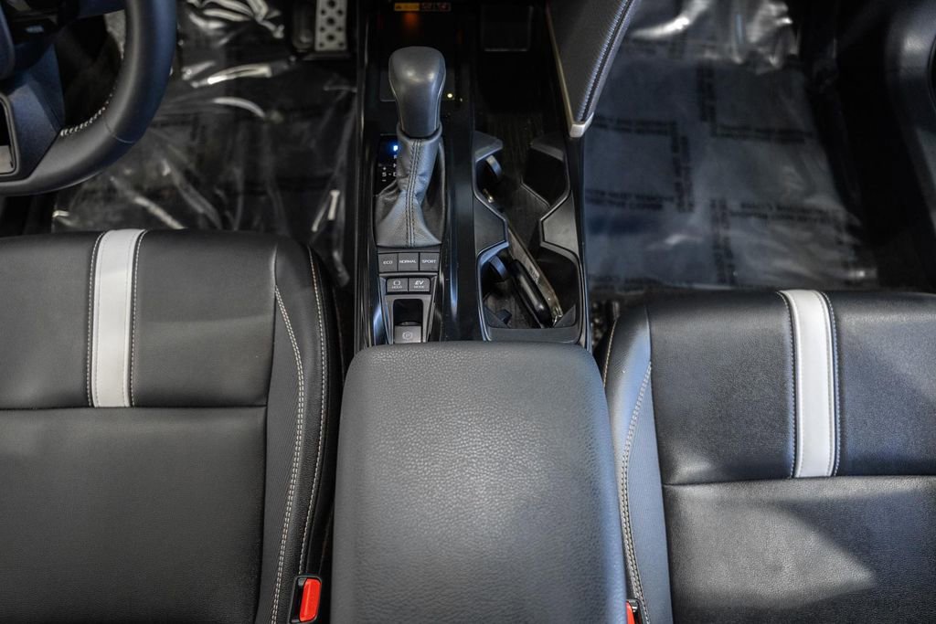 Used 2025 Toyota Camry SE image 24