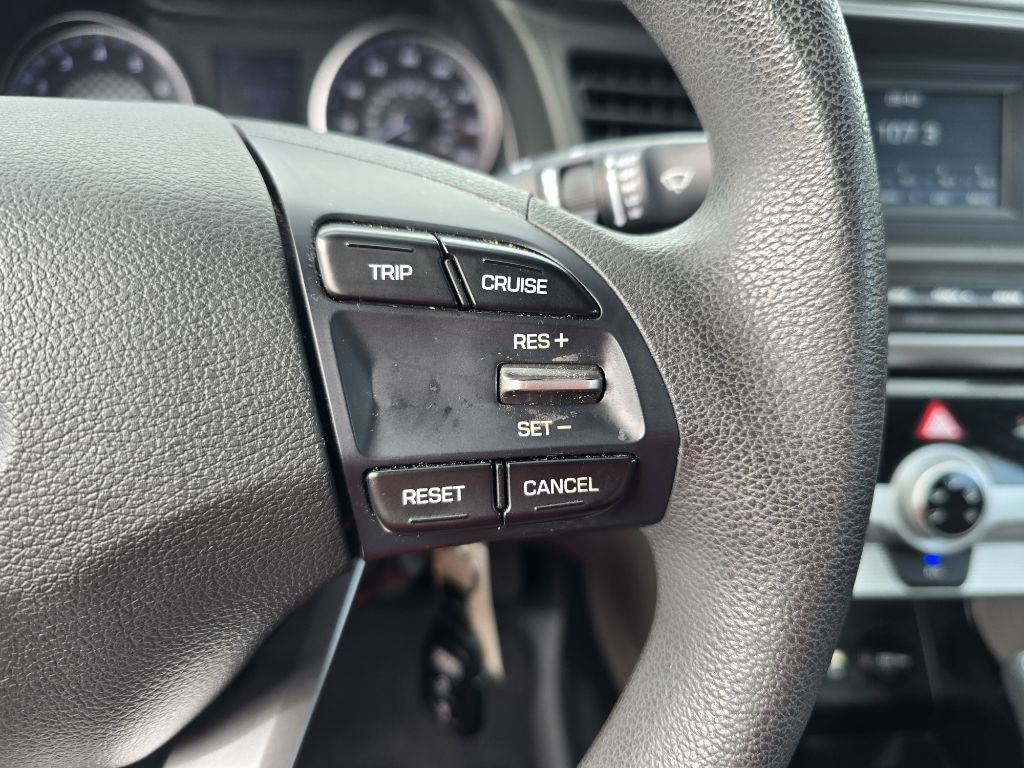 Used 2019 Hyundai Elantra SE image 18