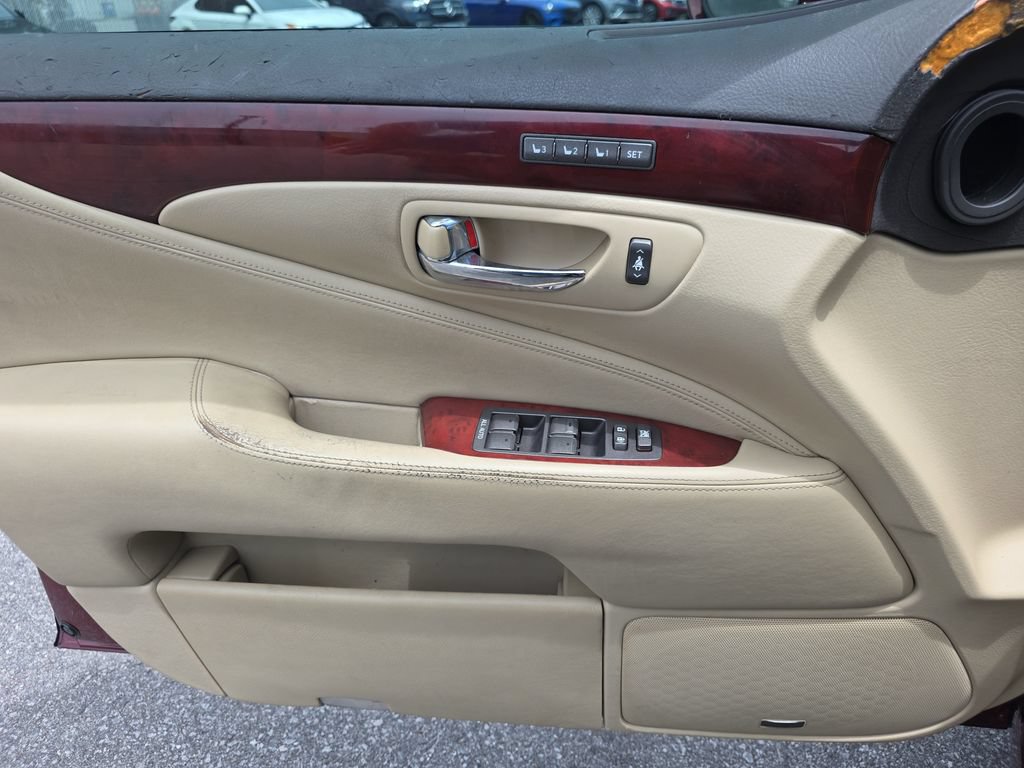 Used 2008 Lexus LS 460 RWD image 15