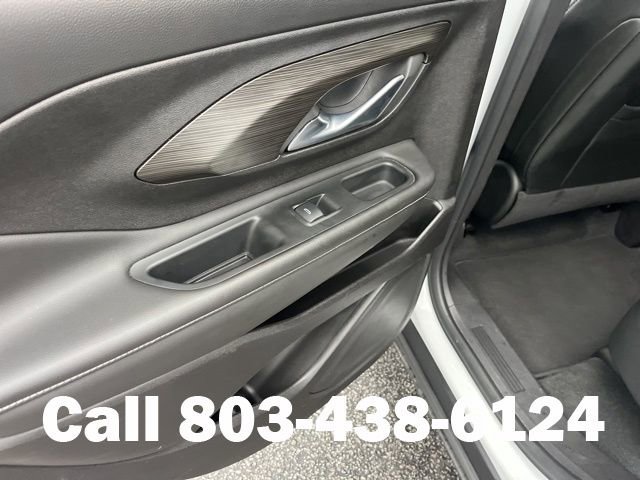 Used 2024 GMC Terrain SLT image 13