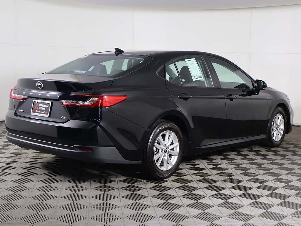 Used 2025 Toyota Camry LE FWD image 8