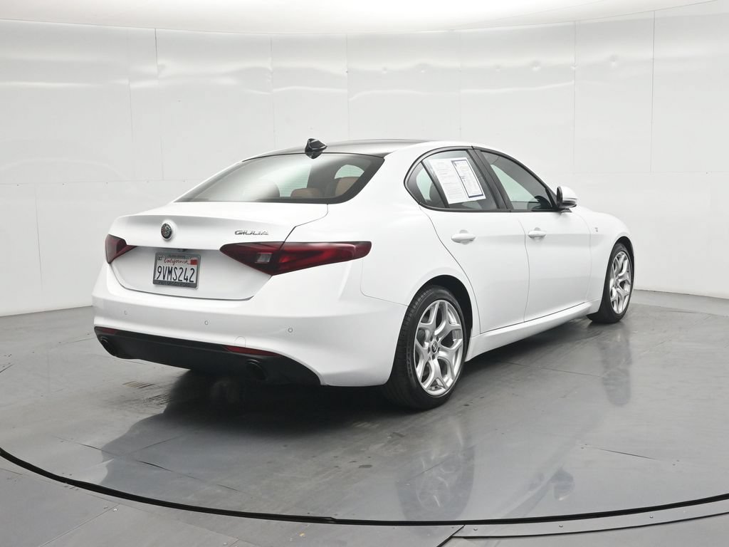 Used 2022 Alfa Romeo Giulia Ti RWD image 25