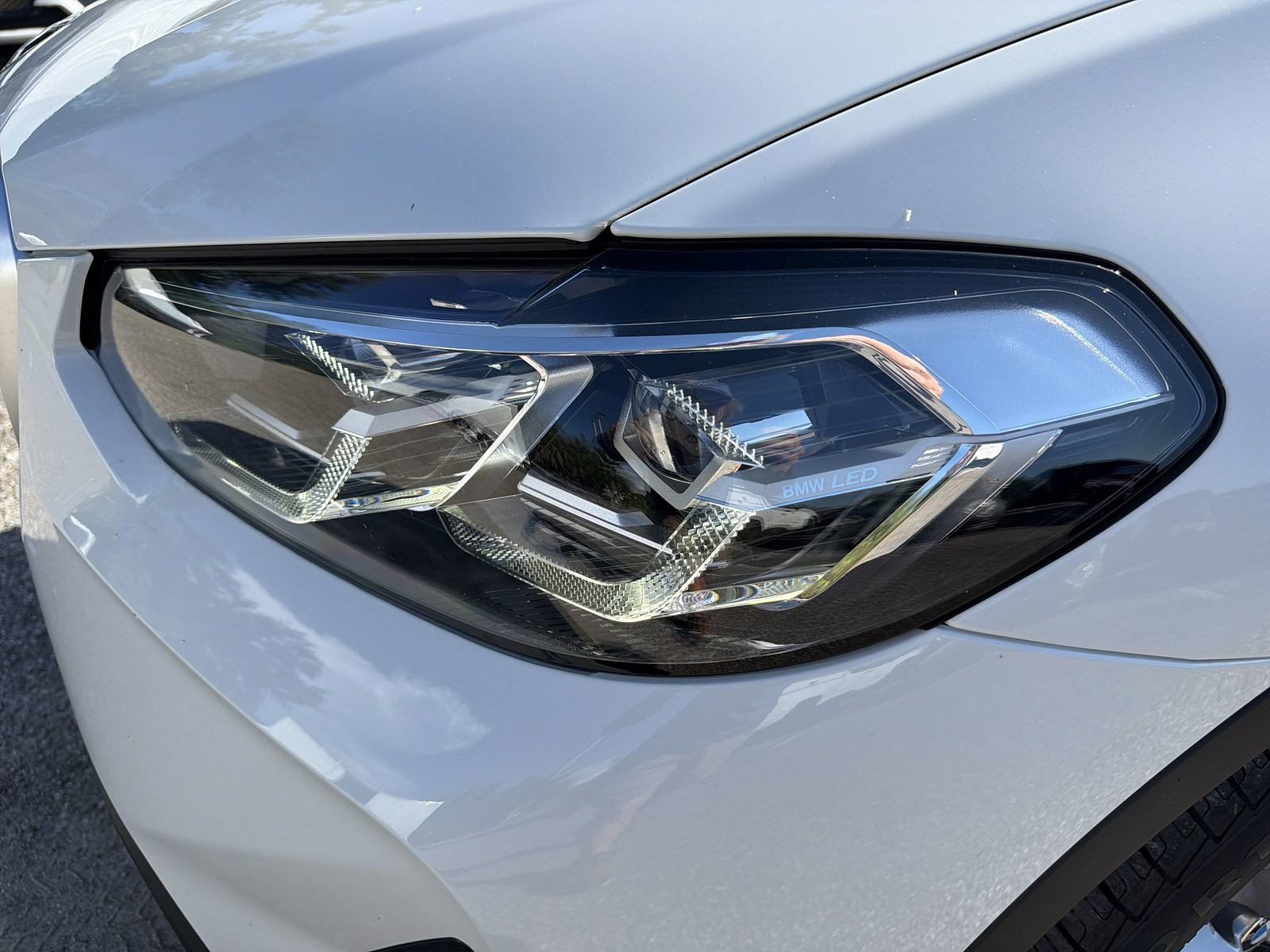 Certified 2025 BMW X4 xDrive30i AWD/4WD image 8