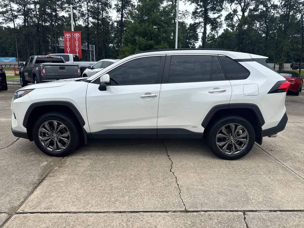 Used 2022 Toyota RAV4 Limited AWD/4WD image 2