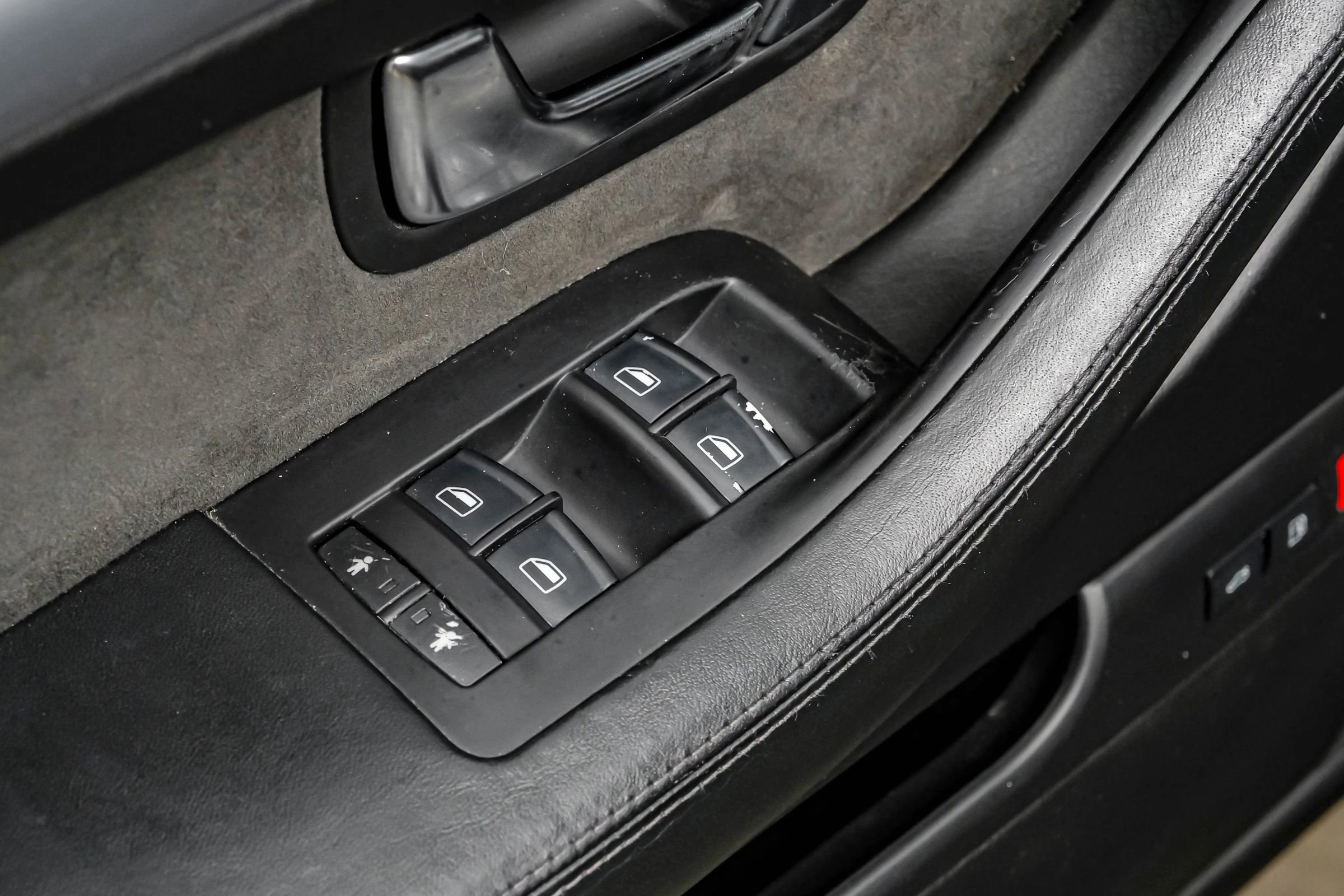 Used 2007 Audi S8 image 43