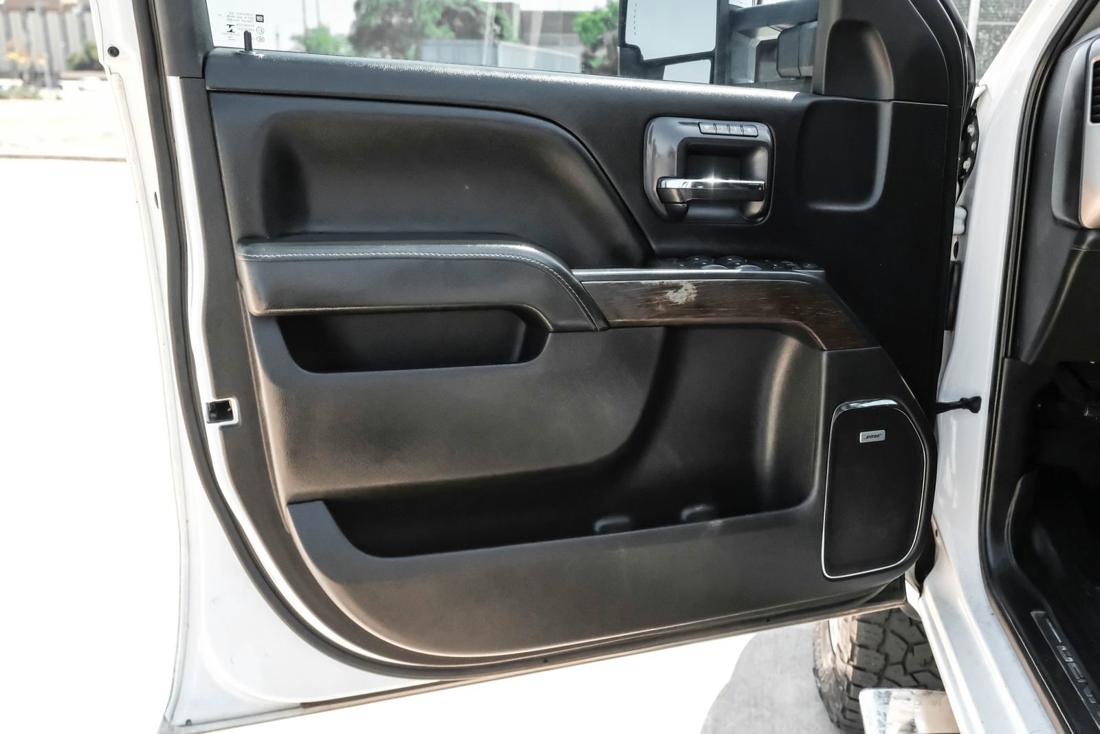 Used 2017 GMC Sierra 2500 Denali w/ Duramax Plus Package AWD/4WD image 41