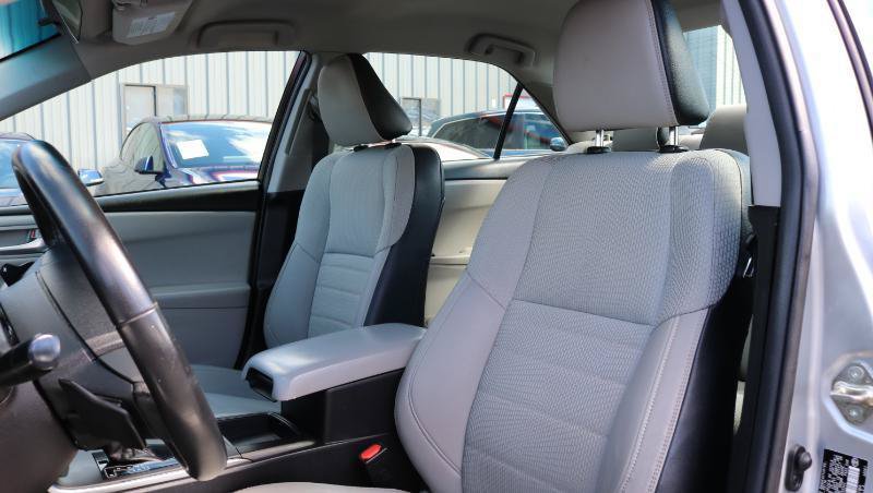Used 2017 Toyota Camry SE w/ Protection Package (Q2) FWD image 11