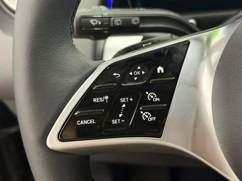 New 2025 Mercedes-Benz GLB 250 4MATIC image 11