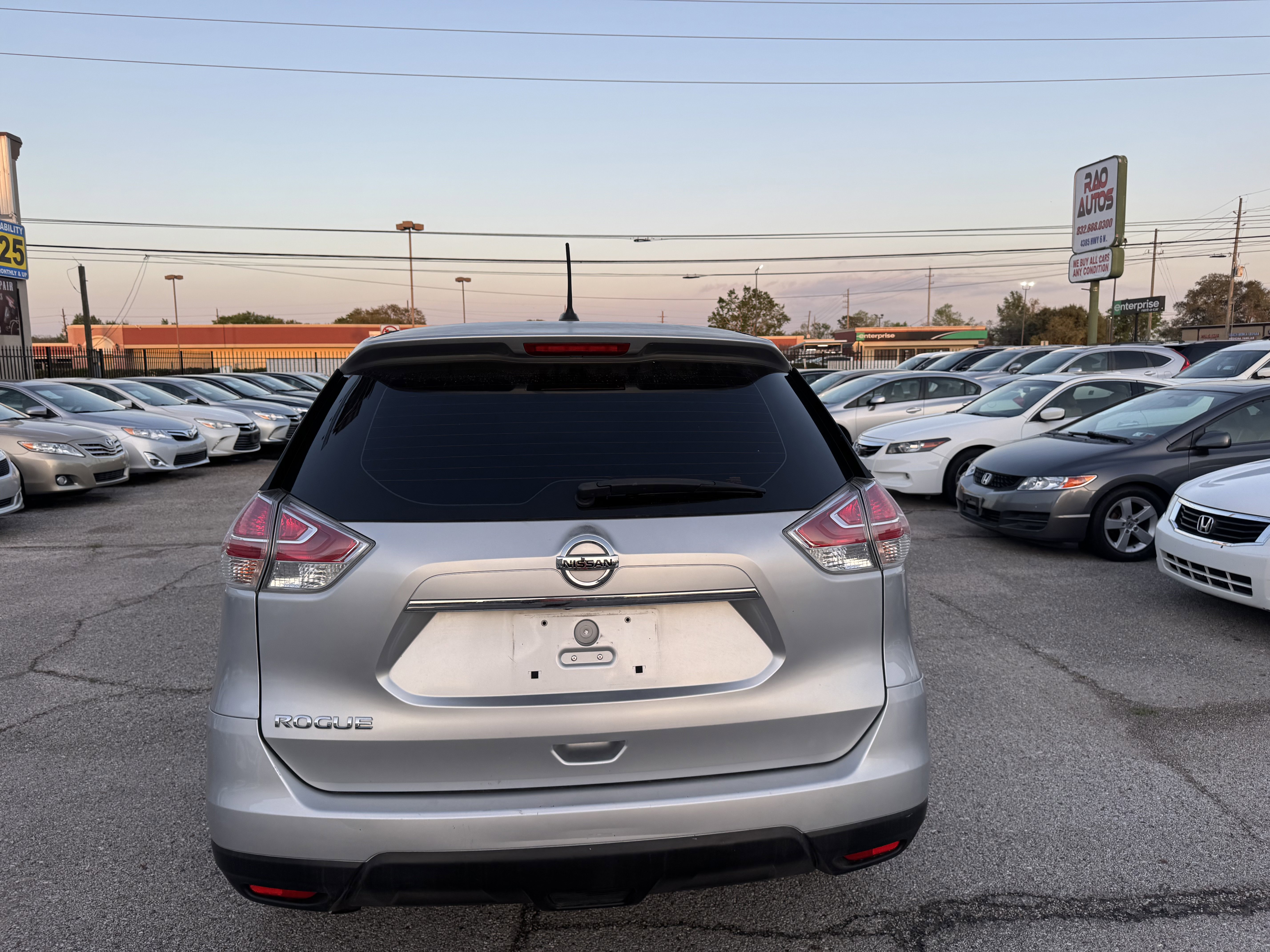Used 2015 Nissan Rogue S image 10
