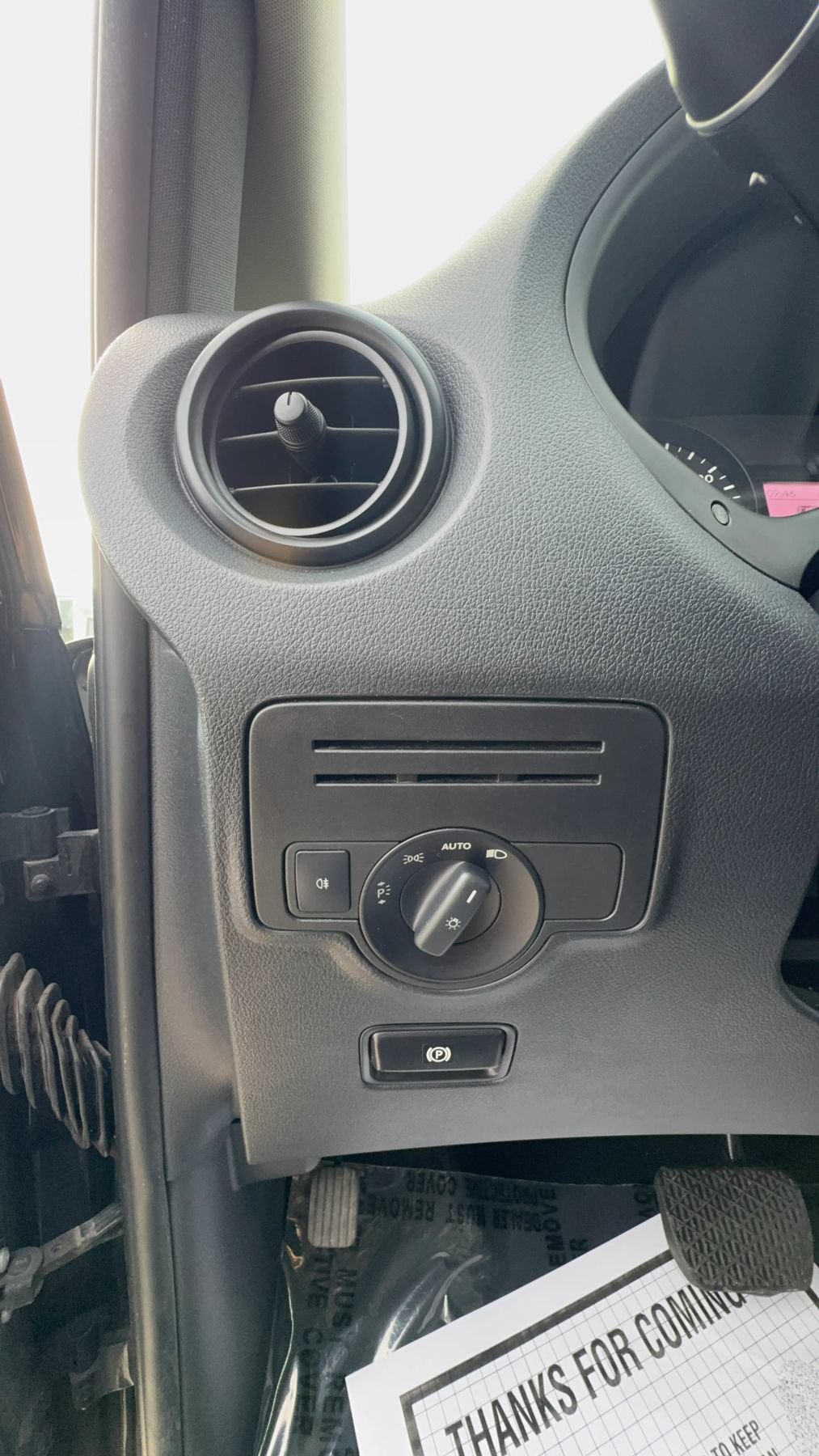 Used 2018 Mercedes-Benz Metris Passenger image 12
