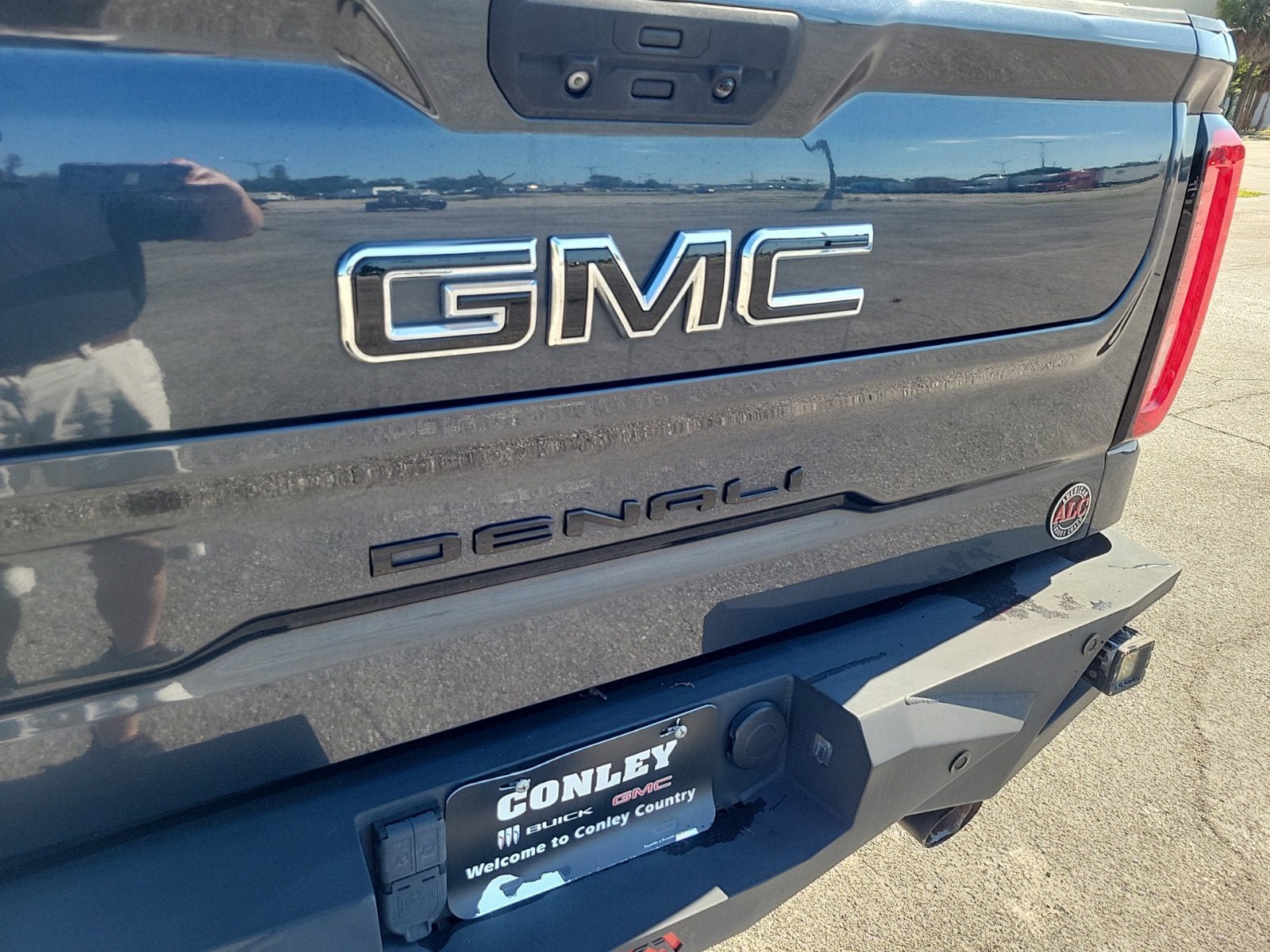 Used 2021 GMC Sierra 1500 Denali w/ Denali Ultimate Package AWD/4WD image 8