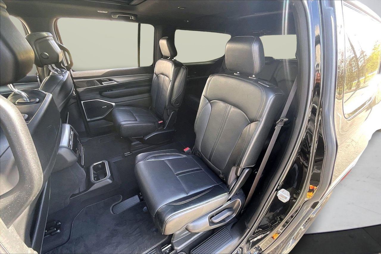 Used 2023 Jeep Wagoneer Series II image 24