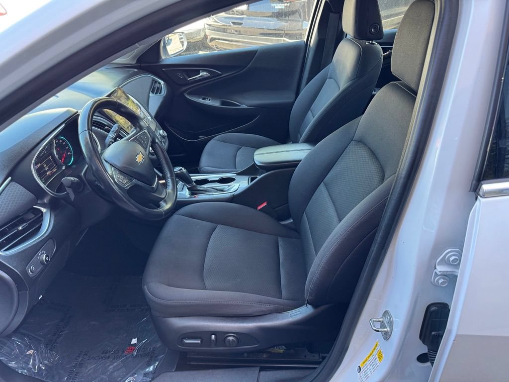 Used 2016 Chevrolet Malibu LT FWD image 9
