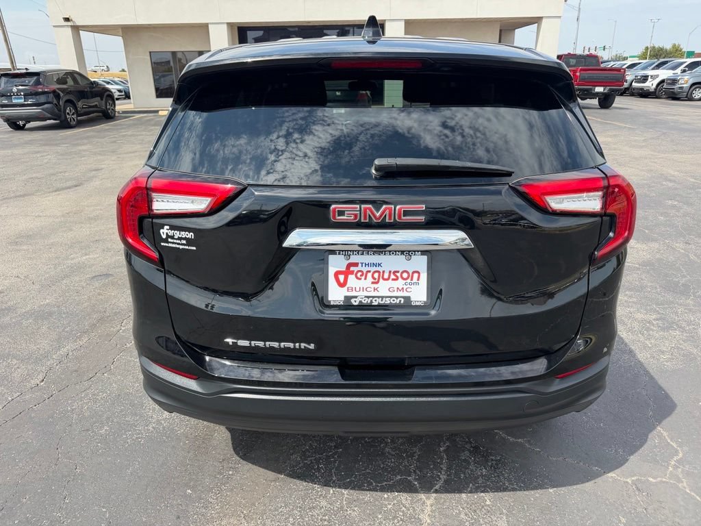 Used 2024 GMC Terrain SLE FWD image 15