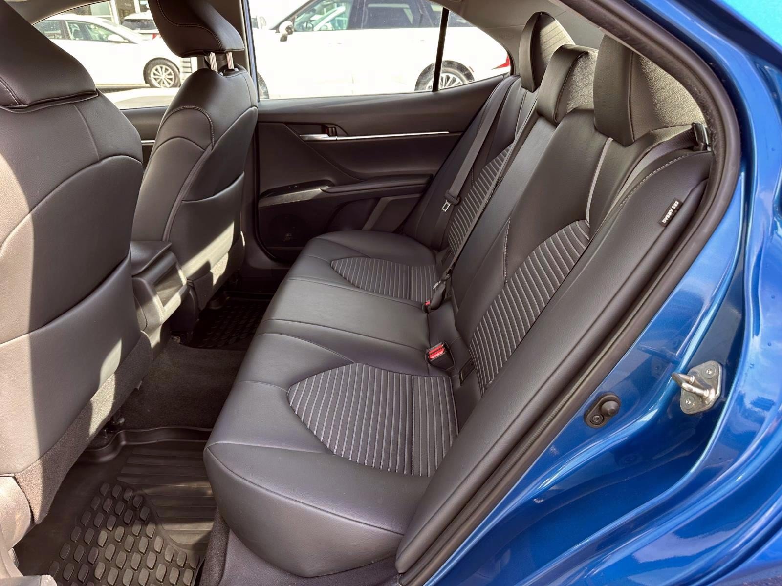 Used 2019 Toyota Camry SE FWD image 12