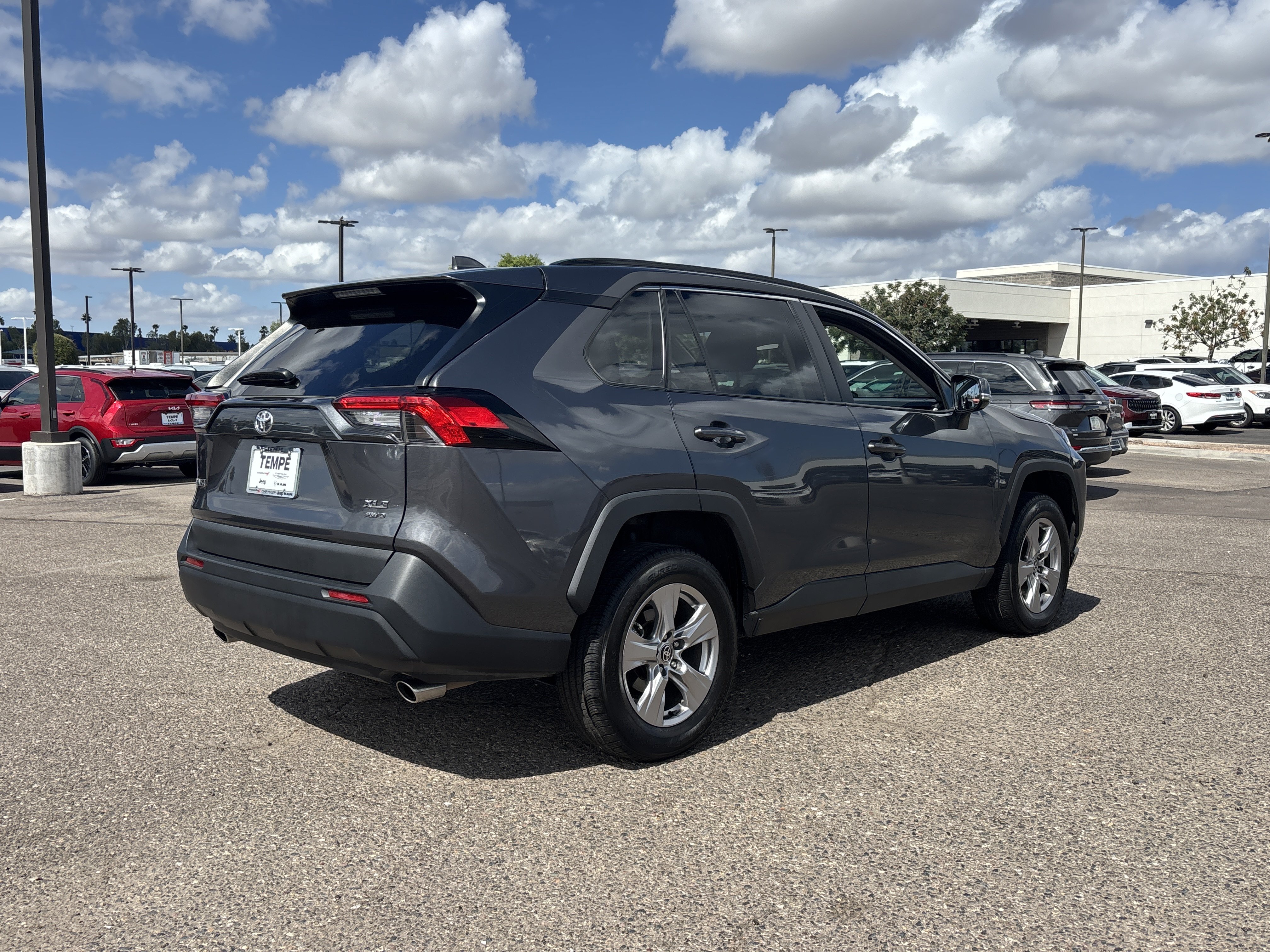 Used 2023 Toyota RAV4 XLE AWD/4WD image 5
