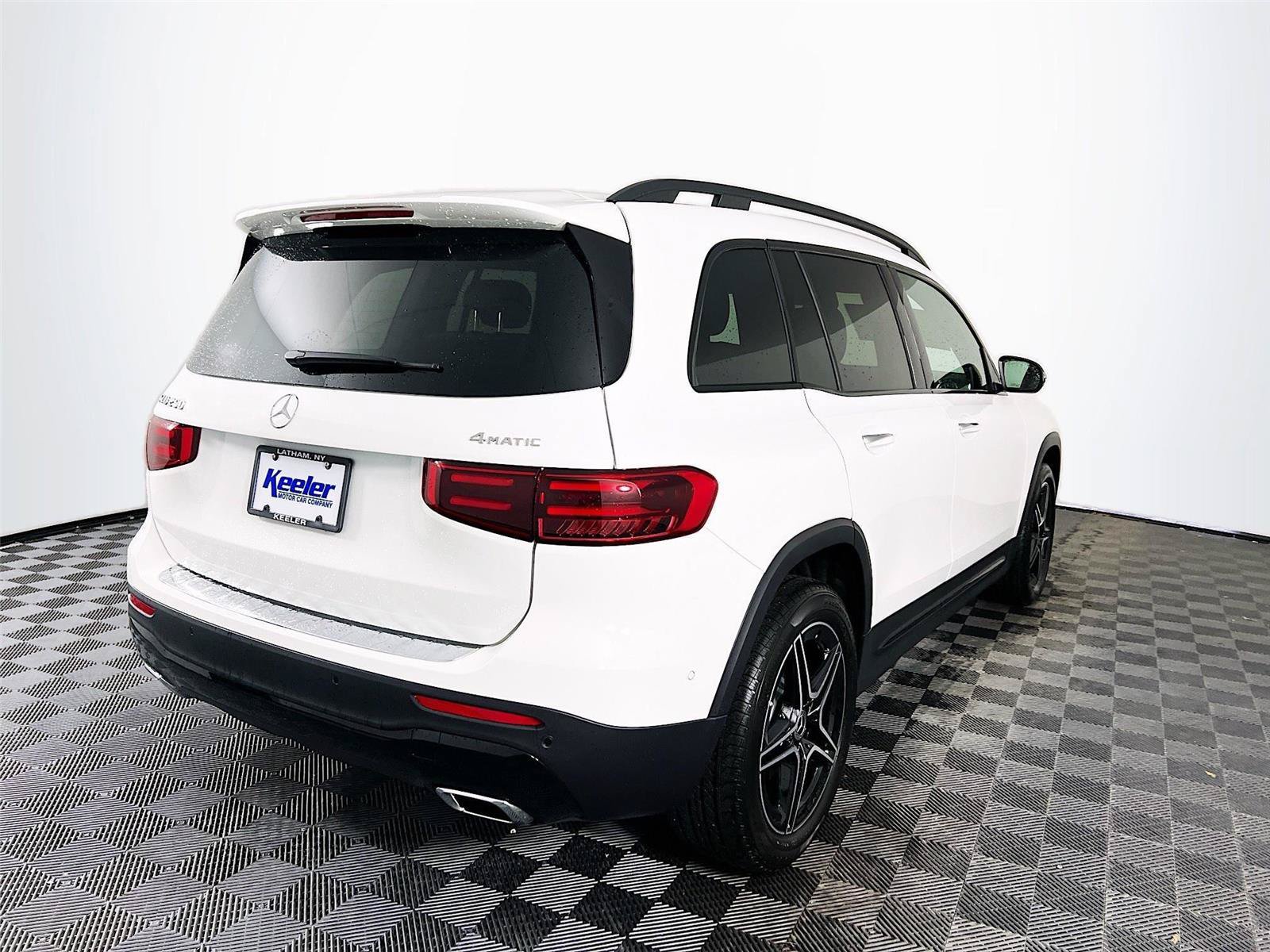 Used 2026 Mercedes-Benz GLB 250 4MATIC image 6