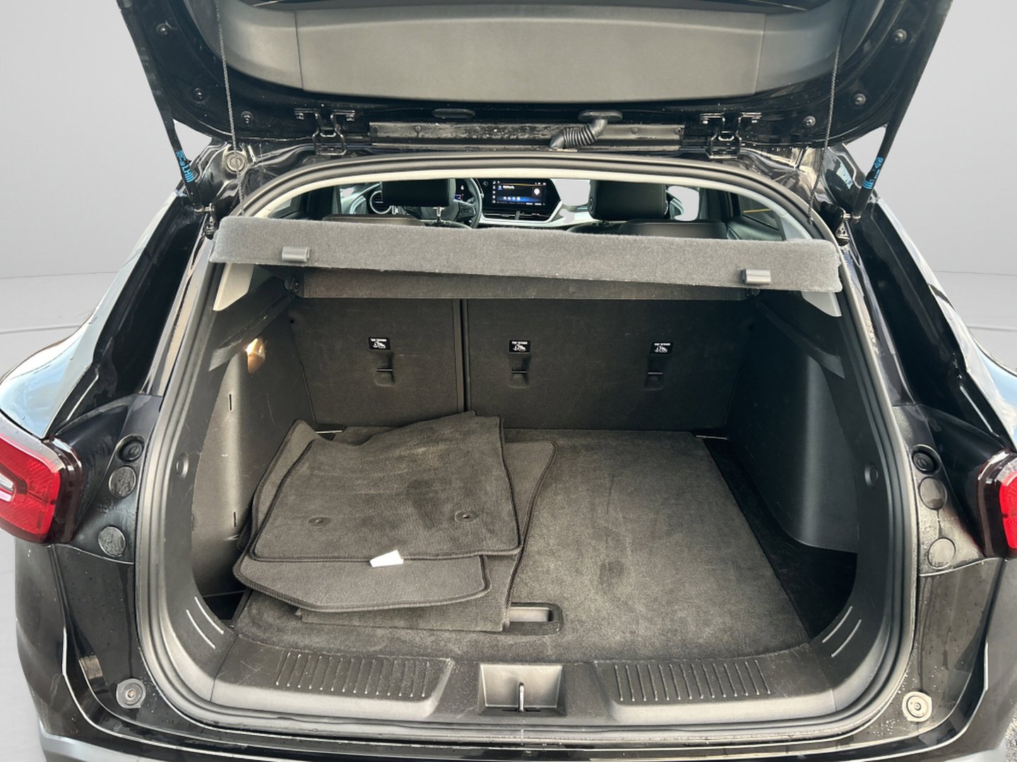 Used 2024 Chevrolet Trax LT image 10