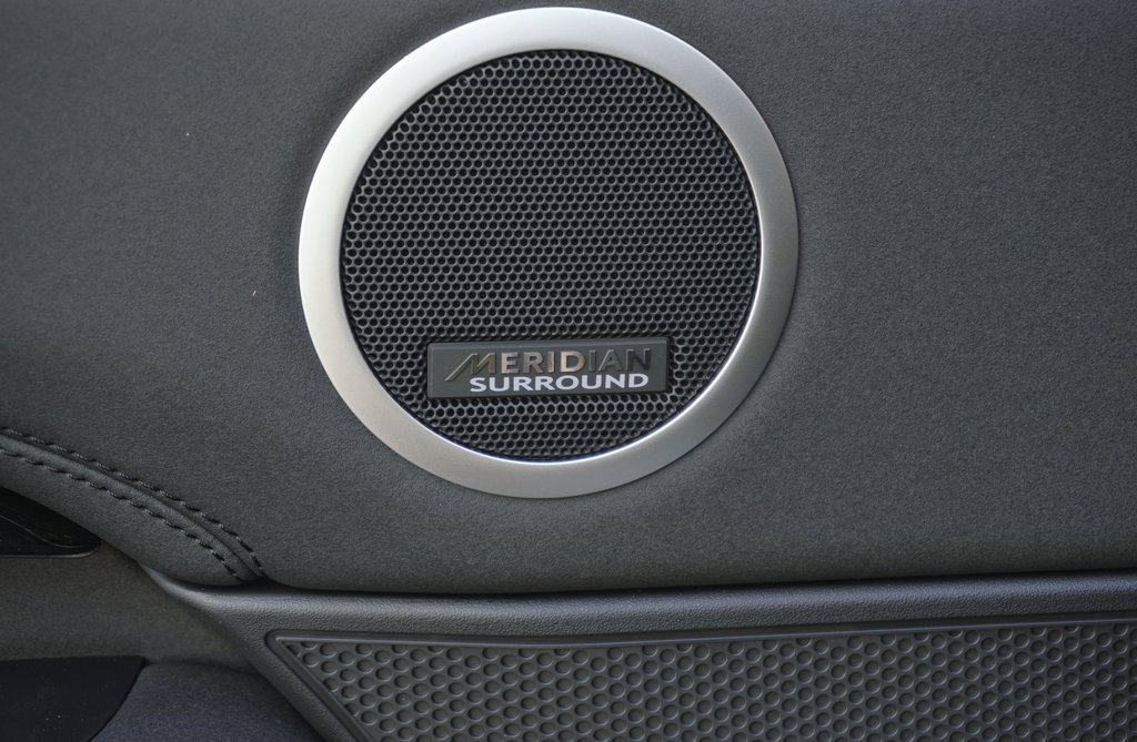 New 2025 Land Rover Discovery S image 12