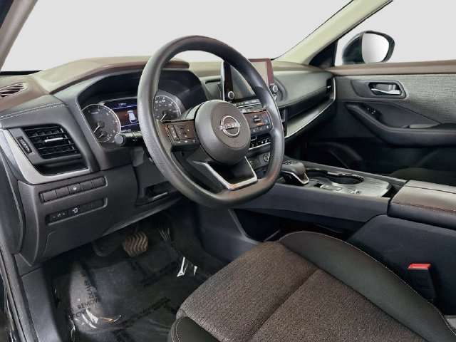 Used 2023 Nissan Rogue SV FWD image 22