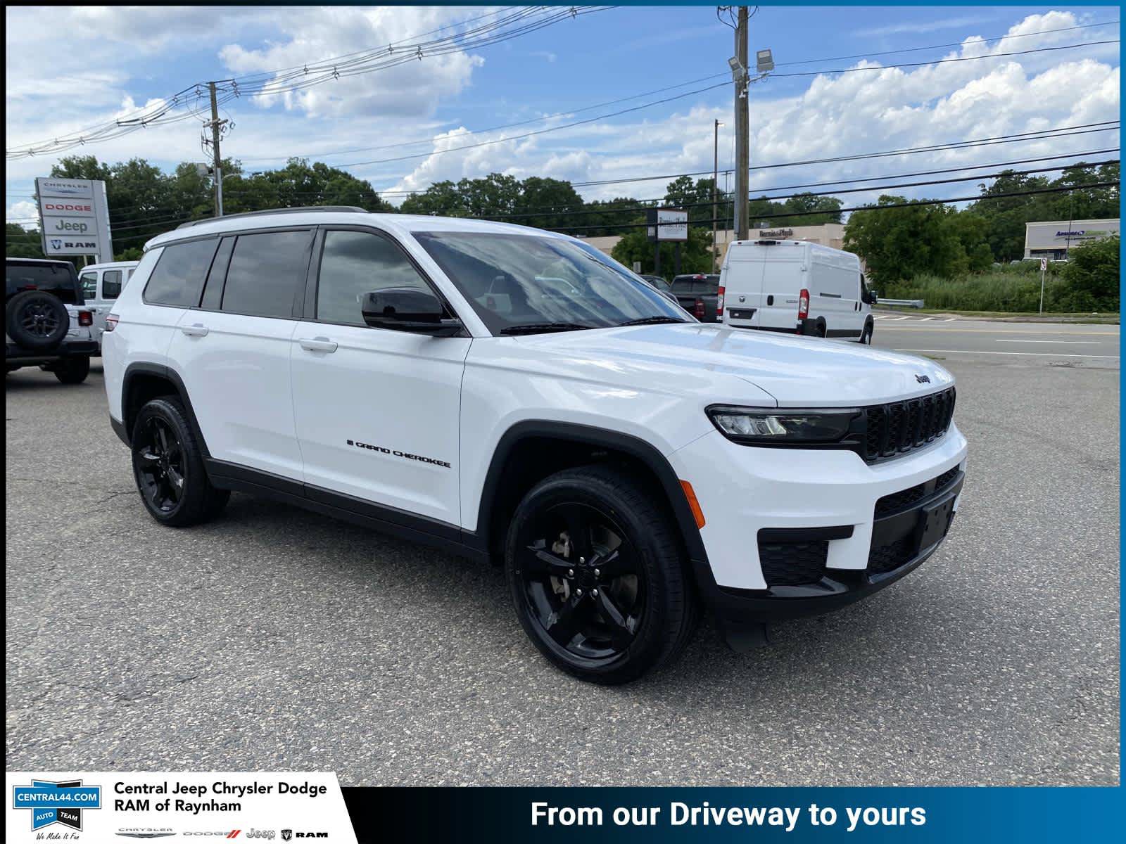 Certified 2023 Jeep Grand Cherokee L Laredo AWD/4WD image 1