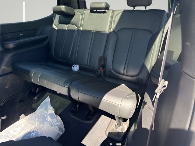 New 2026 Jeep Grand Wagoneer 4WD image 18
