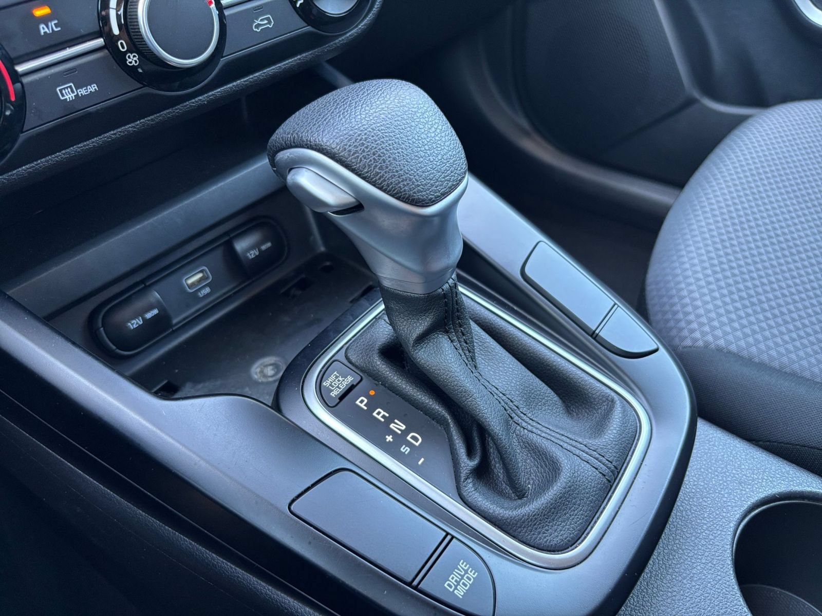 Used 2025 Kia Soul LX w/ LX Technology Package FWD image 39