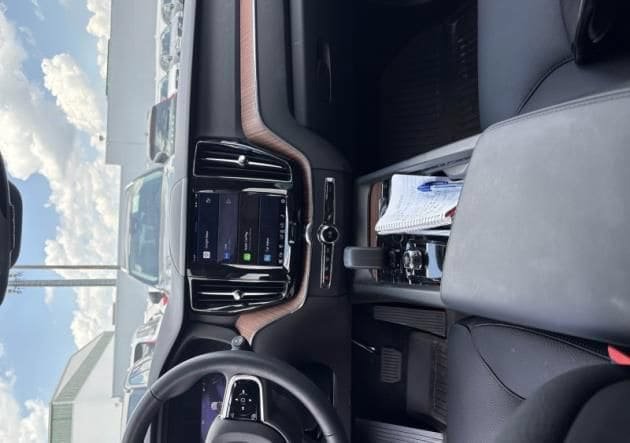Certified 2023 Volvo XC60 B5 Plus w/ Climate Package AWD/4WD image 3