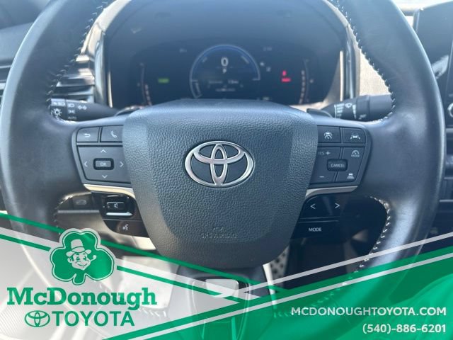 Used 2025 Toyota Camry SE FWD image 19