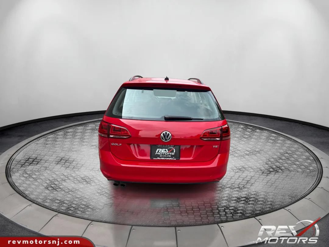 Used 2015 Volkswagen Golf S FWD image 4