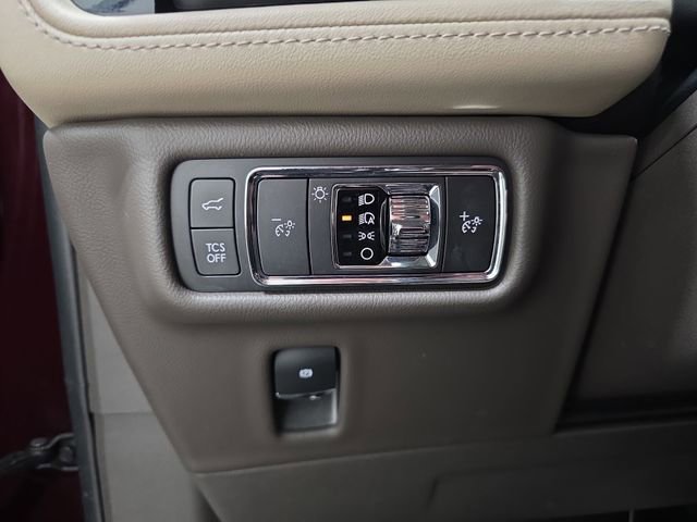 Certified 2022 Lincoln Nautilus Reserve w/ Equipment Group 201A image 22