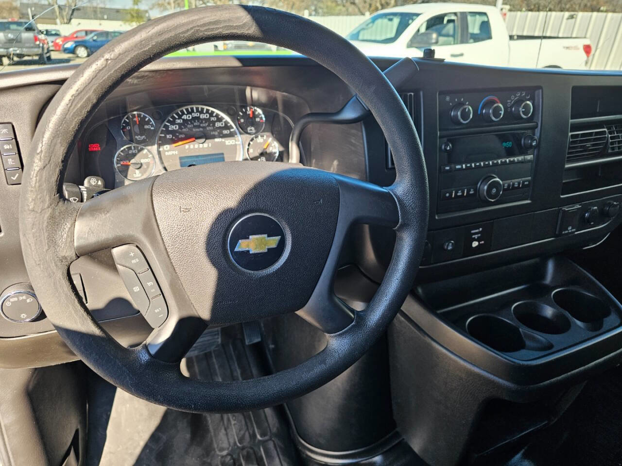 Used 2015 Chevrolet Express 2500 Extended image 23