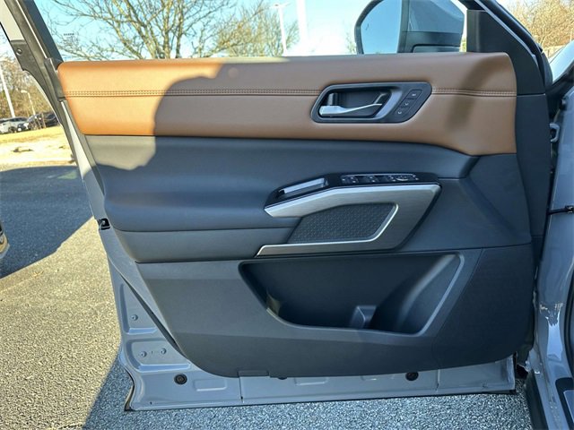 New 2025 Nissan Pathfinder Platinum w/ Cargo Package image 14