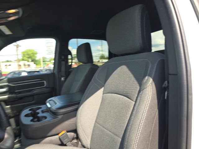 Used 2024 RAM 2500 Big Horn w/ Night Edition AWD/4WD image 14