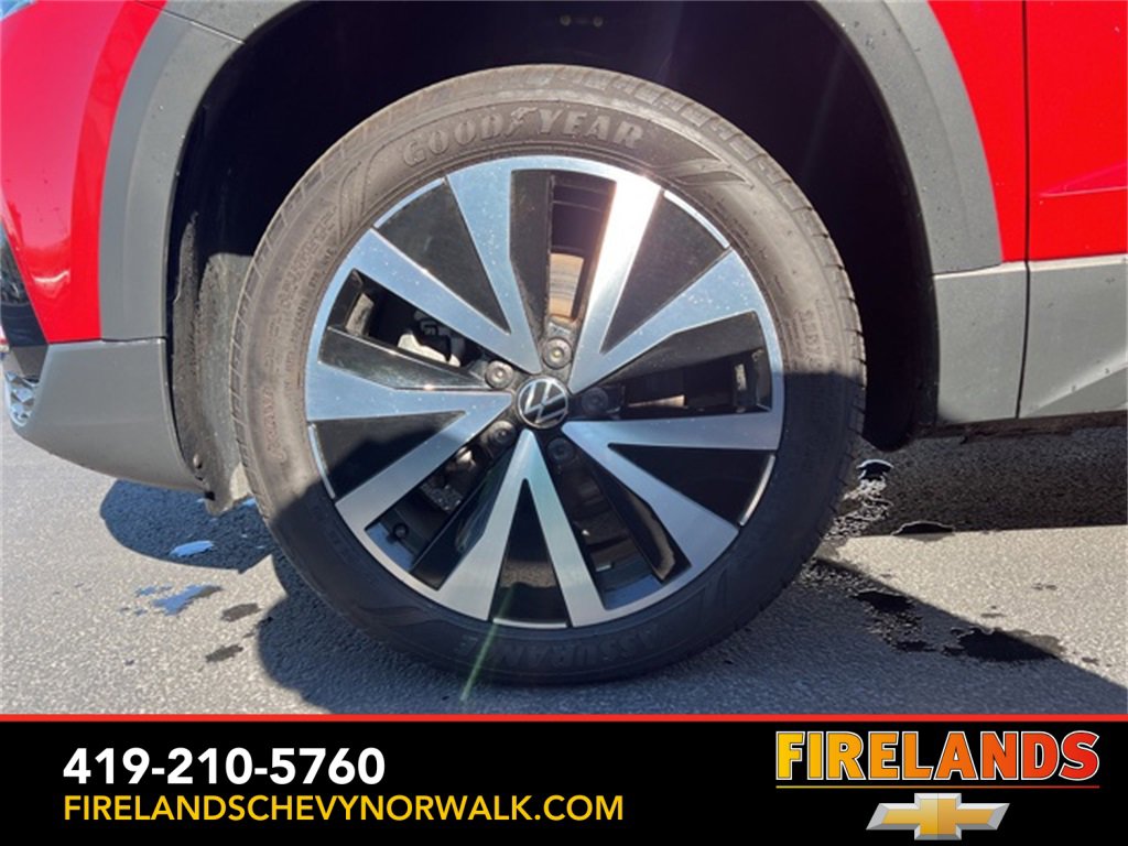Used 2022 Volkswagen Taos SE w/ Panoramic Sunroof Package image 9