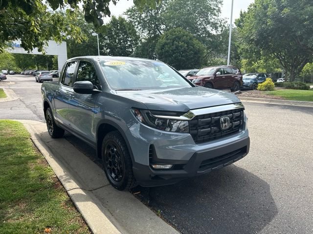 Used 2025 Honda Ridgeline RTL+ image 11