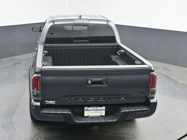 Used 2017 Toyota Tacoma TRD Sport AWD/4WD image 38