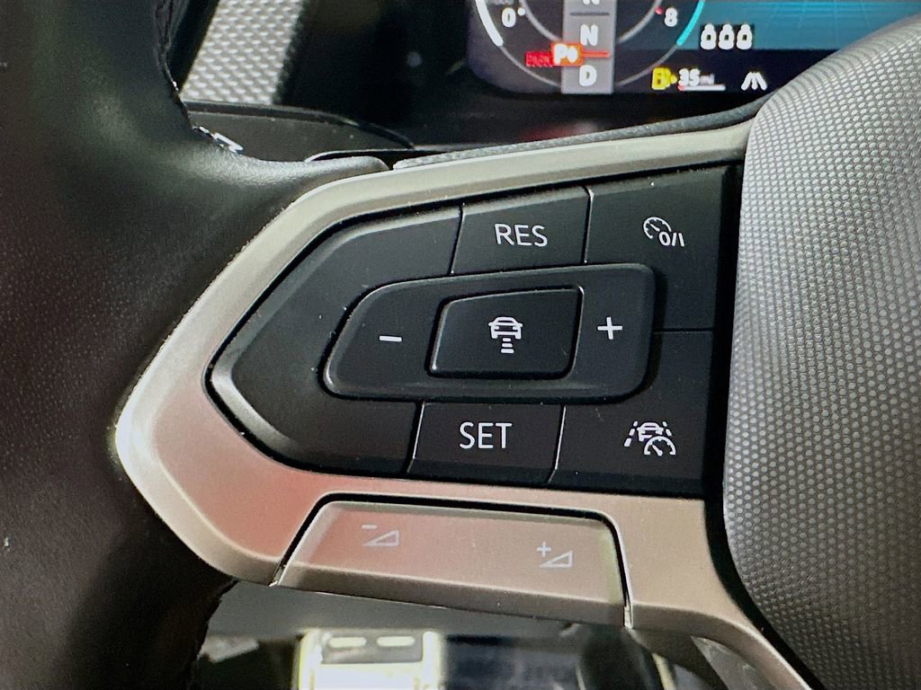 Used 2024 Volkswagen Atlas Cross Sport SEL R-Line AWD/4WD image 23