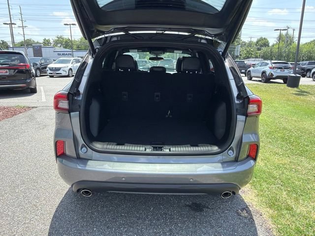 Used 2024 Ford Escape ST-Line w/ Tech Pack #1 AWD/4WD image 8