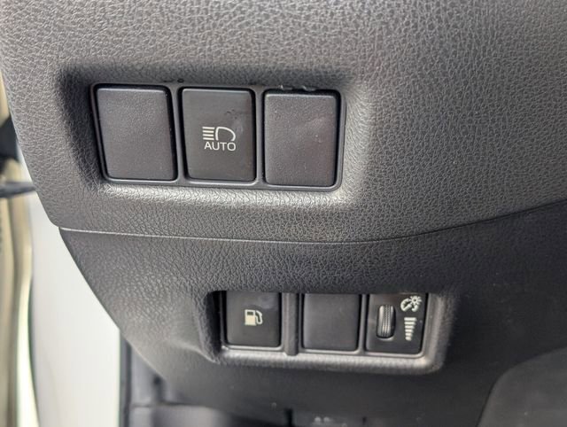 Used 2019 Toyota C-HR XLE image 36