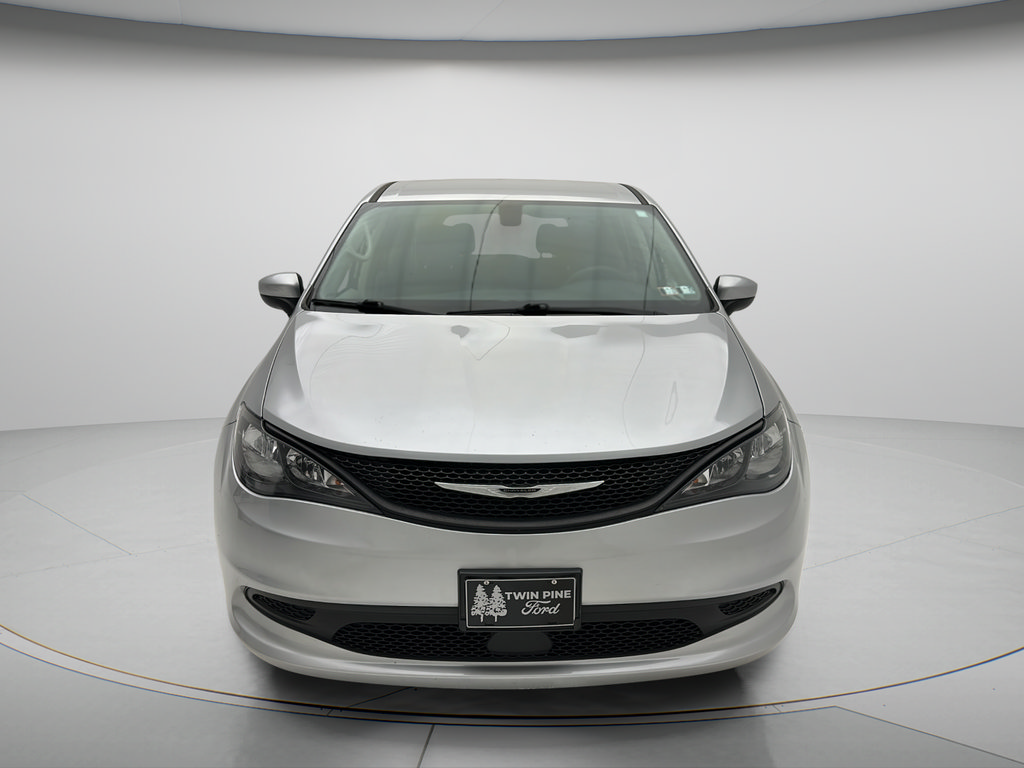 Used 2022 Chrysler Voyager LX FWD video 2
