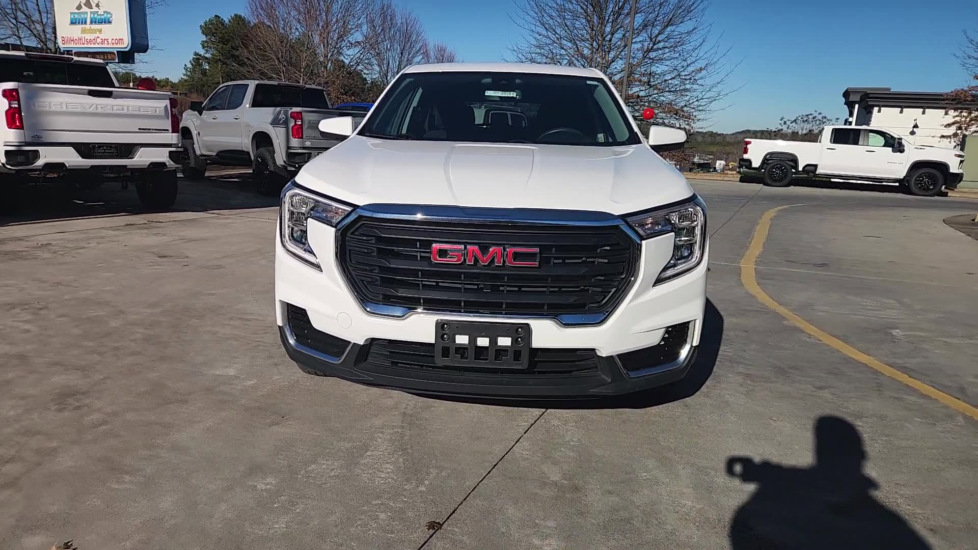 Used 2024 GMC Terrain SLE image 16
